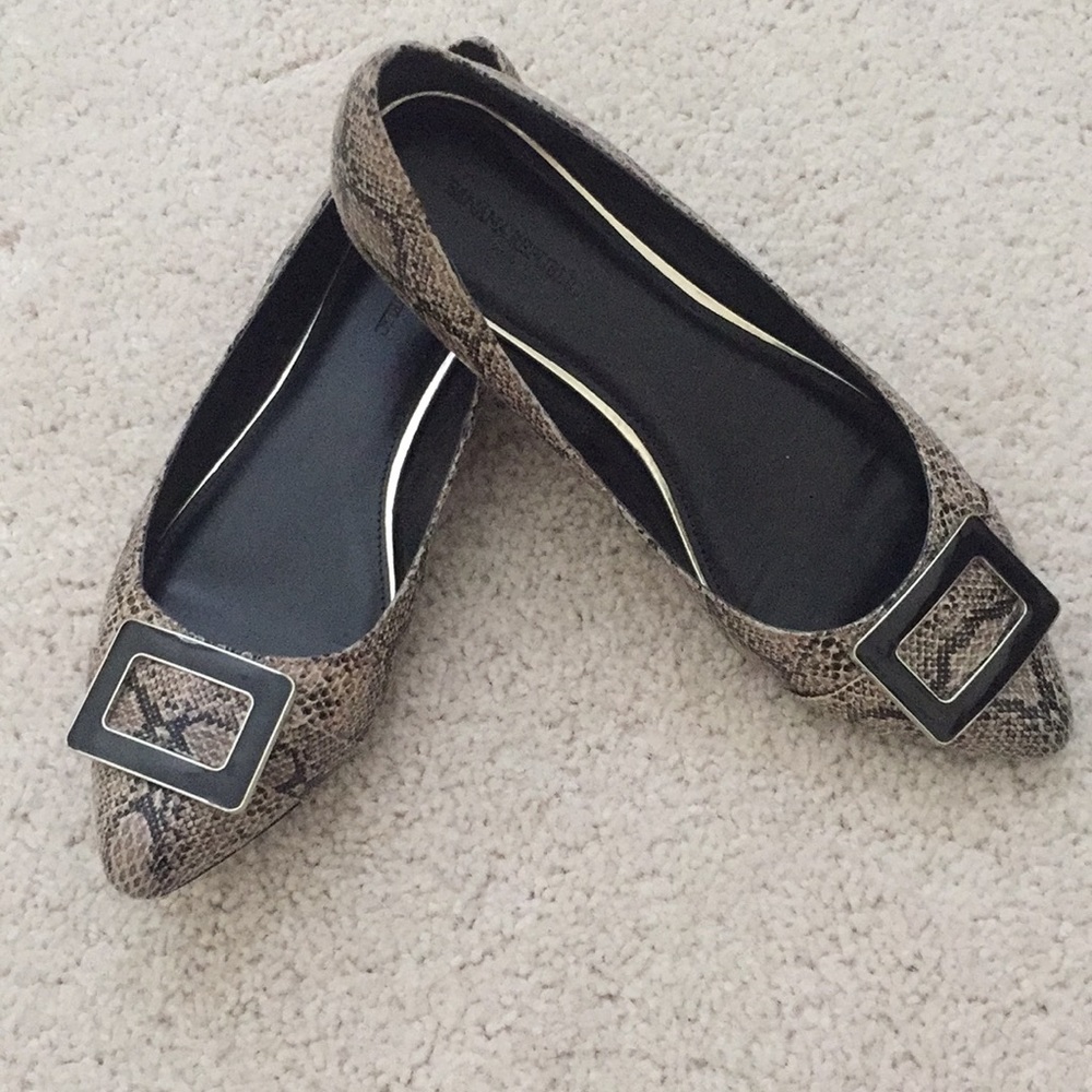 Snakeskin pointed toe flats